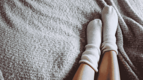 Pourquoi j'ai une sensation de froid dans les jambes ? Le guide pour comprendre et agir